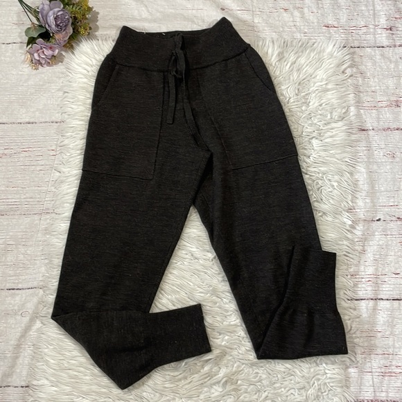 Golden by TNA Aritzia Wool Blend High Rise Knit Jogger Pants - Picture 1 of 9